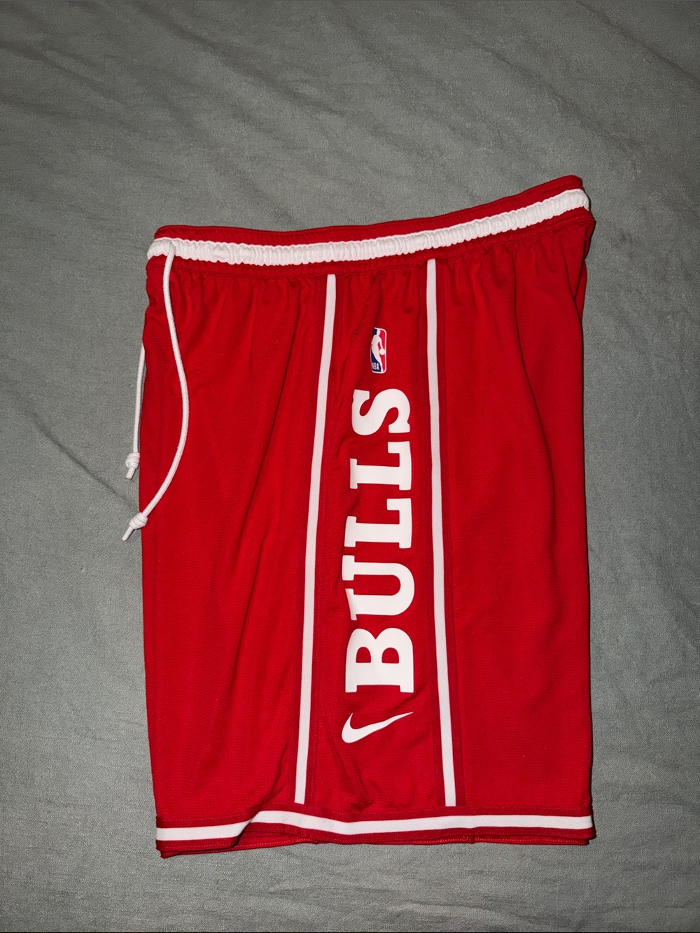 Mens Nike x Red Chicago Bulls Basketball Shorts with White Trim